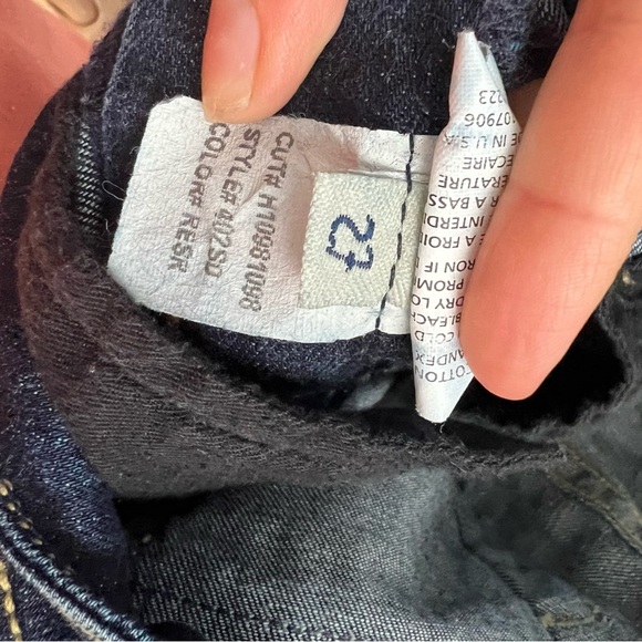 3/$30 🍂 Hudson Bootcut Jeans Medium - Picture 7 of 7